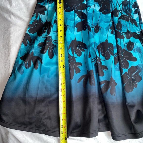 Lily by Firmiana Floral Sleeveless Dress - Picture 7 of 9